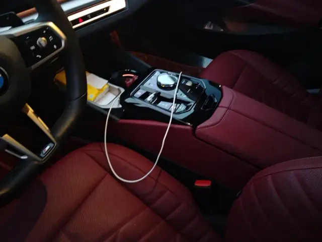 BMW 5 Series — Фото автомобиля 16