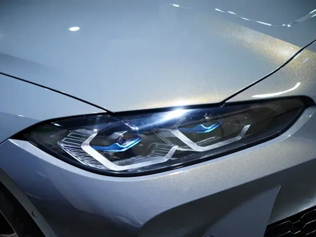 BMW M4 — Фото автомобиля 2