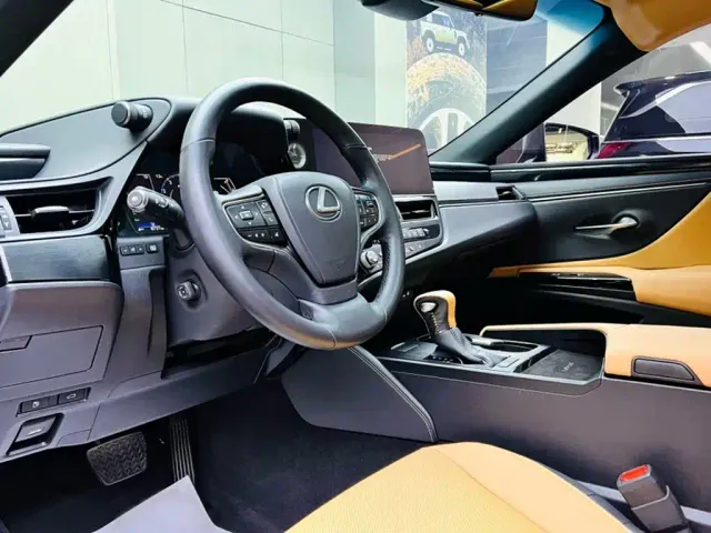 Lexus ES — Фото автомобиля 15