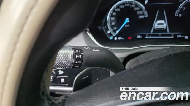 Genesis GV70 — Фото автомобиля 30