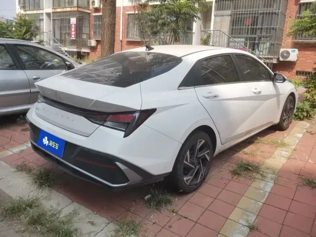 Hyundai Elantra 2023 1.5L CVT GLX Elite Edition — Фото автомобиля 3