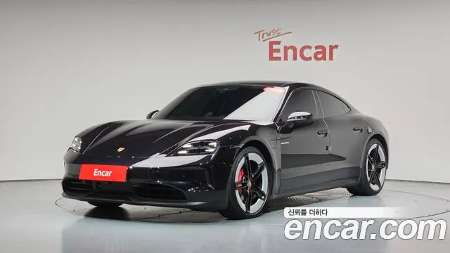 Porsche Taycan — Фото автомобиля 10