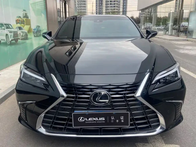 Lexus ES — Фото автомобиля 2