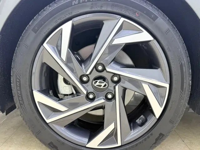 Hyundai Elantra — Фото автомобиля 24