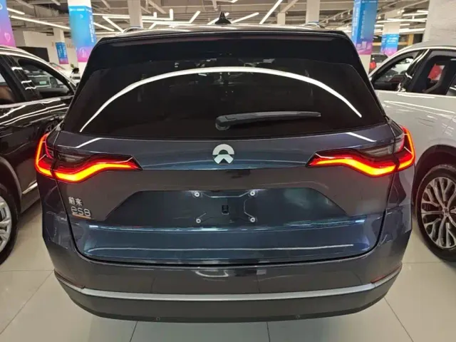 Nio ES8 — Фото автомобиля 5