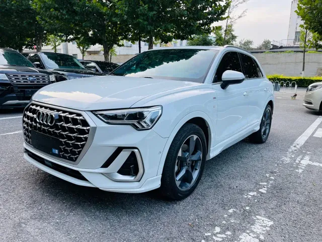 Фотография автомобиля — Audi Q3