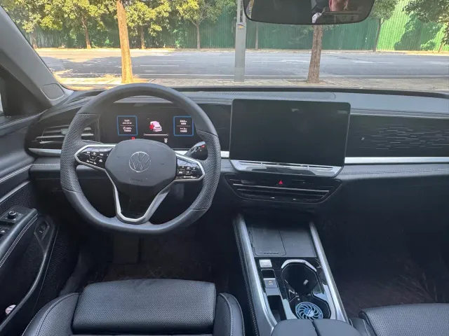 Volkswagen Passat — Фото автомобиля 6
