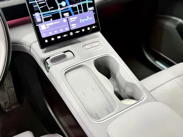 Nio EC6 — Фото автомобиля 15