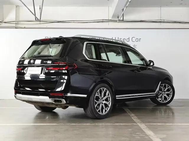 BMW X7 — Фото автомобиля 10