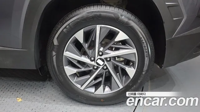 Hyundai Tucson Tucson (NX4) Дизель 2.0 4WD — Фото автомобиля 20