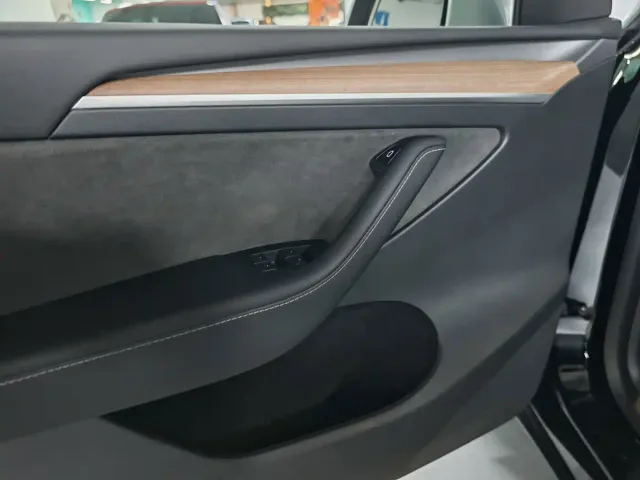 Tesla Model Y — Фото автомобиля 5