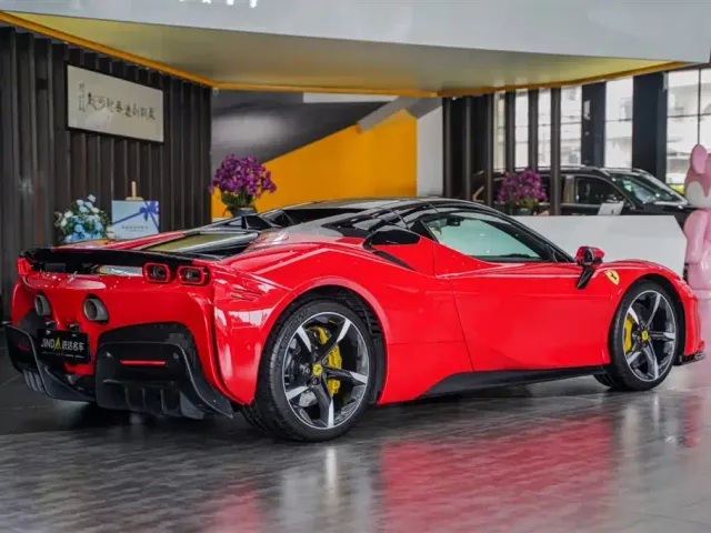 Ferrari SF90 — Фото автомобиля 23