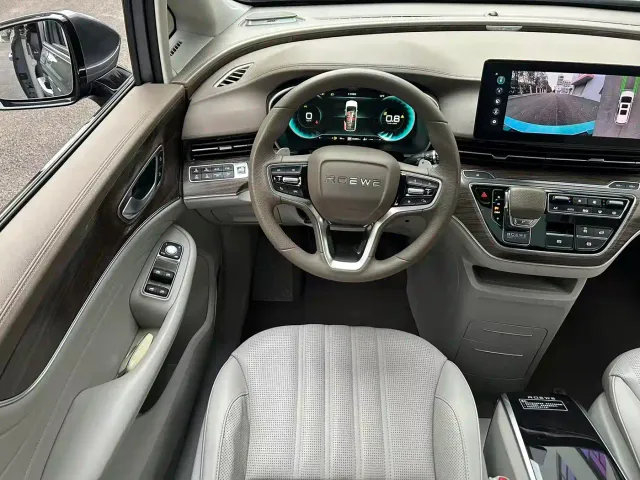 Roewe iMAX8 — Фото автомобиля 9