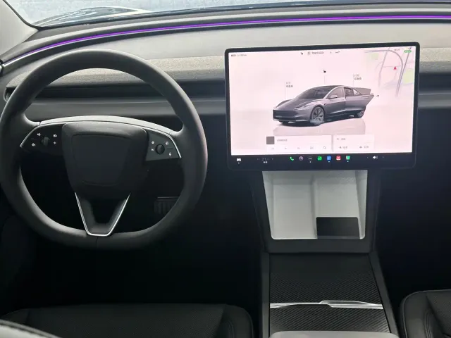 Tesla Model 3 — Фото автомобиля 9