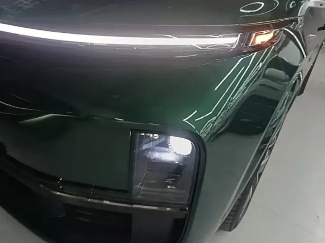 Li Auto L9 — Фото автомобиля 23