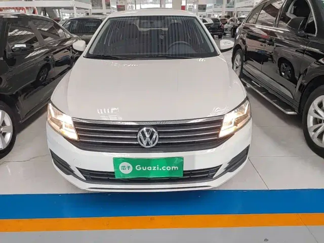 Volkswagen Lavida — Фото автомобиля 2
