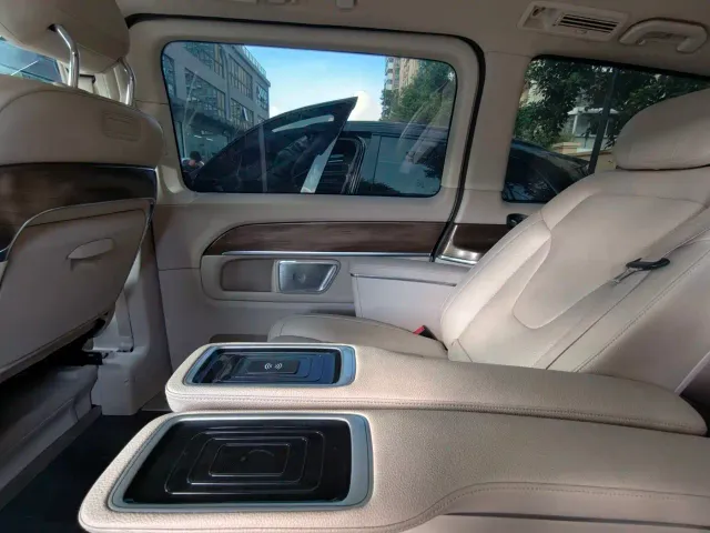 Mercedes-Benz V-Class — Фото автомобиля 19