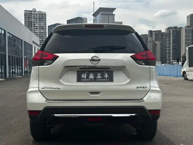 Nissan X-Trail — Фото автомобиля 10
