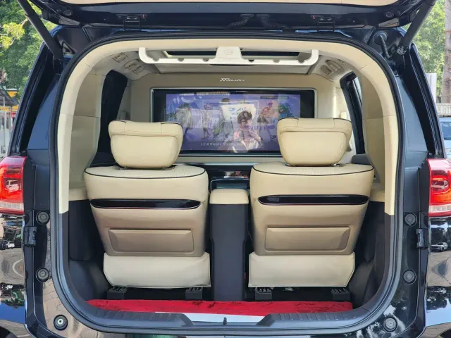 GAC Trumpchi M8 — Фото автомобиля 18