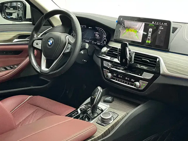 BMW 5 Series — Фото автомобиля 21