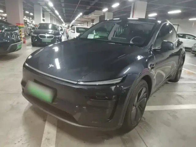 Фотография автомобиля — Tesla Model Y