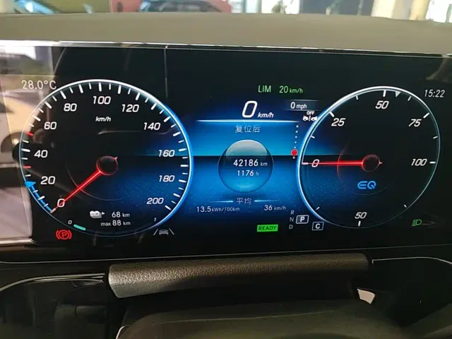 Mercedes-Benz EQA — Фото автомобиля 16