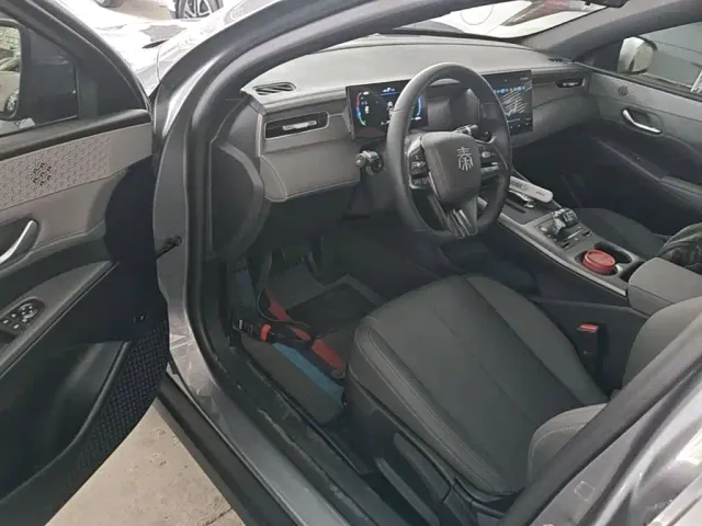 BYD Qin PLUS — Фото автомобиля 15