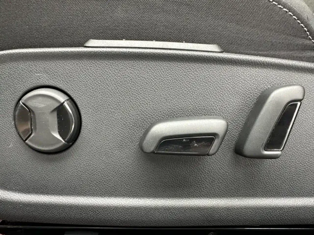 Volkswagen Golf — Фото автомобиля 13