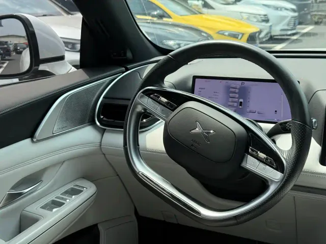 Xpeng G9 — Фото автомобиля 14