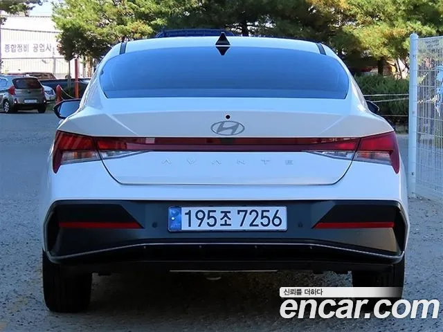 Hyundai Avante — Фото автомобиля 4