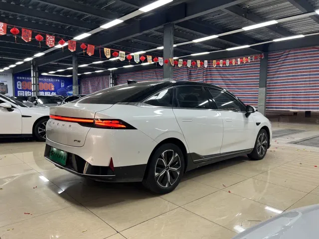 Xpeng P5 — Фото автомобиля 8
