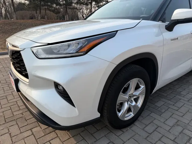 Toyota Highlander — Фото автомобиля 3