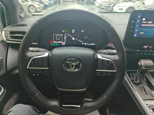 Toyota Sienna — Фото автомобиля 6