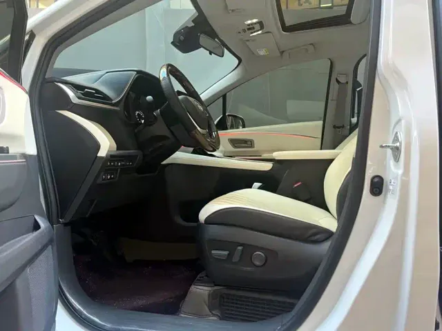 Toyota Granvia — Фото автомобиля 9