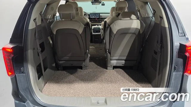 Kia Carnival Generation 4 — Фото автомобиля 24