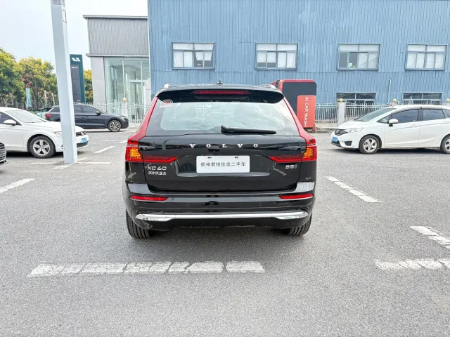 Volvo XC60 — Фото автомобиля 5