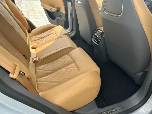 Leapmotor C01 — Фото автомобиля 9