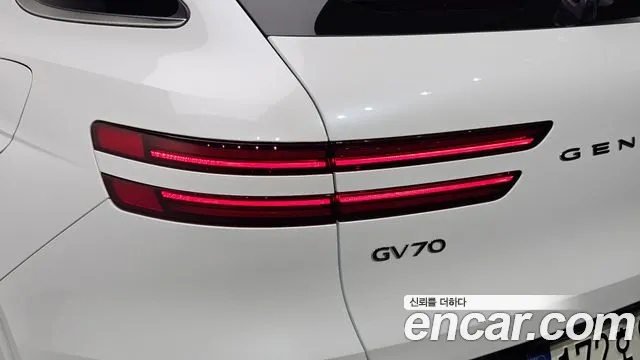 Genesis GV70 — Фото автомобиля 8