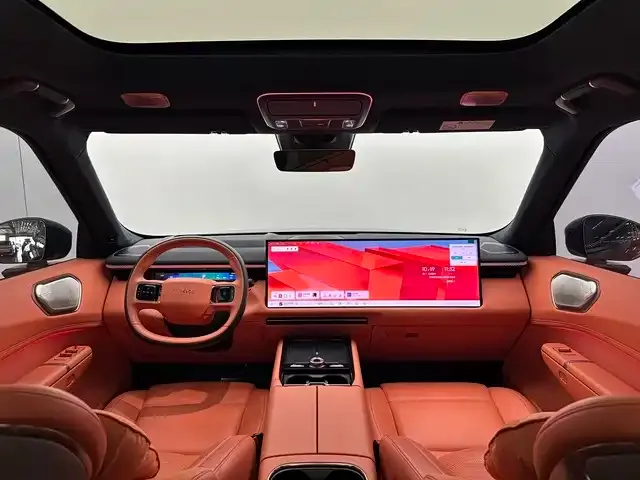 Lynk & Co 900 — Фото автомобиля 9