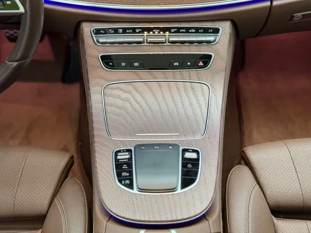 Mercedes-Benz E-Class — Фото автомобиля 15