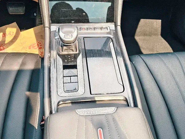 Hongqi H5 — Фото автомобиля 7