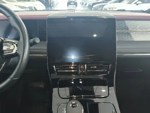 GAC Trumpchi M8 — Фото автомобиля 10