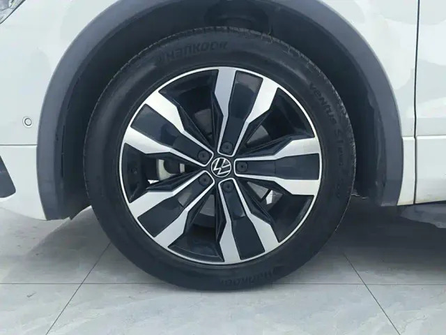 Volkswagen Tiguan L — Фото автомобиля 6