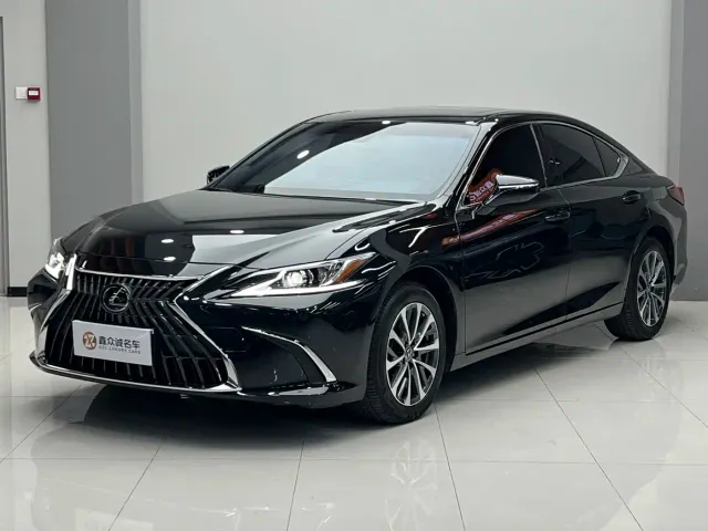 Lexus ES — Фото автомобиля 3