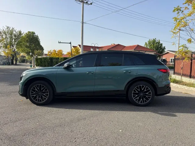 Audi Q5 e-tron — Фото автомобиля 14