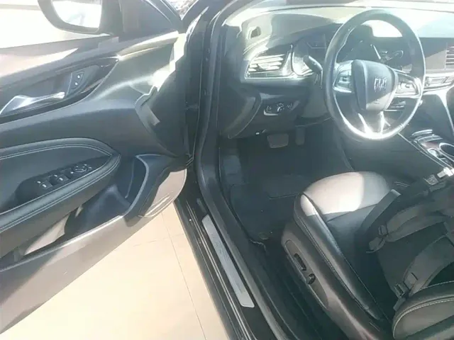 Buick Regal — Фото автомобиля 15