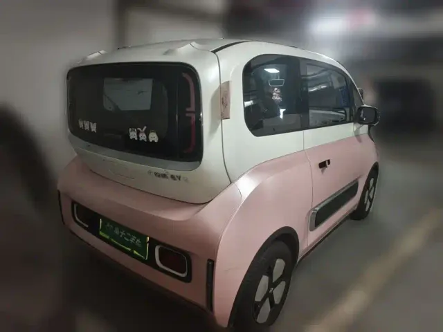 Baojun KiWi EV — Фото автомобиля 4