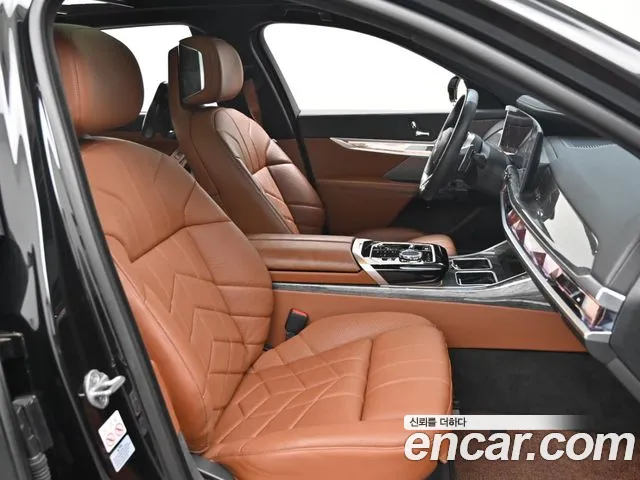 BMW 7 Series G70 — Фото автомобиля 10