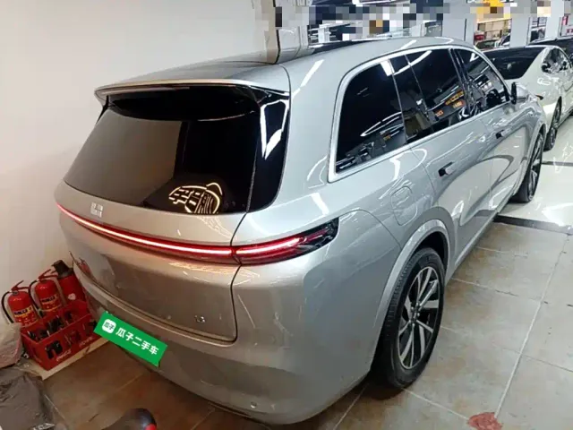 Li Auto L8 — Фото автомобиля 6