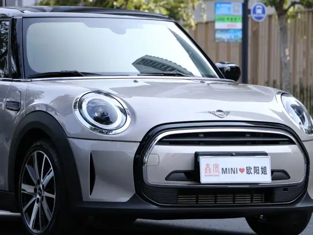 MINI Hatch — Фото автомобиля 7